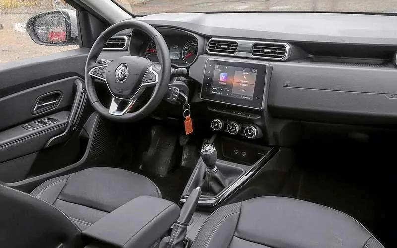 Салон Renault Duster