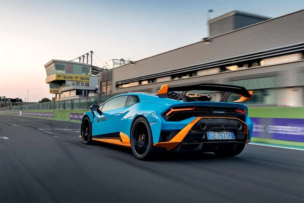 «Родная стихия» Lamborghini Huracan STO – специализированная гоночная трасса