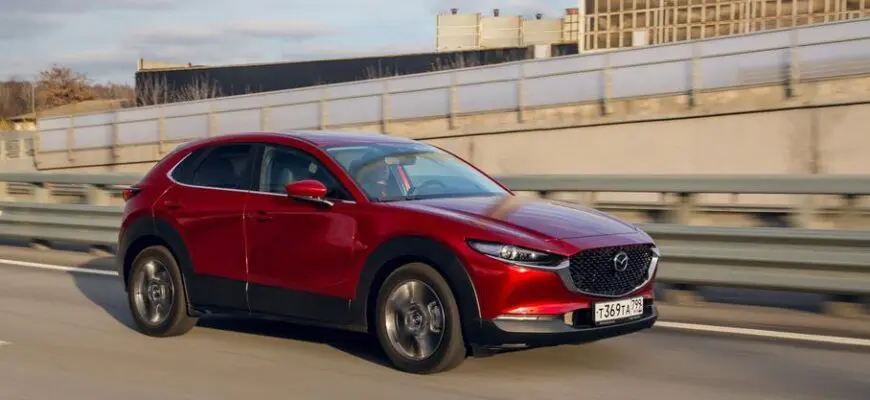 Обогрев лобового стекла за 90 000 рублей в Mazda CX-30 - правда ли так дорого?