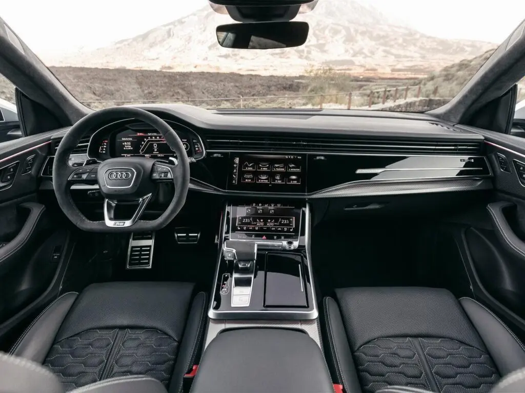 Салон Audi RS Q8