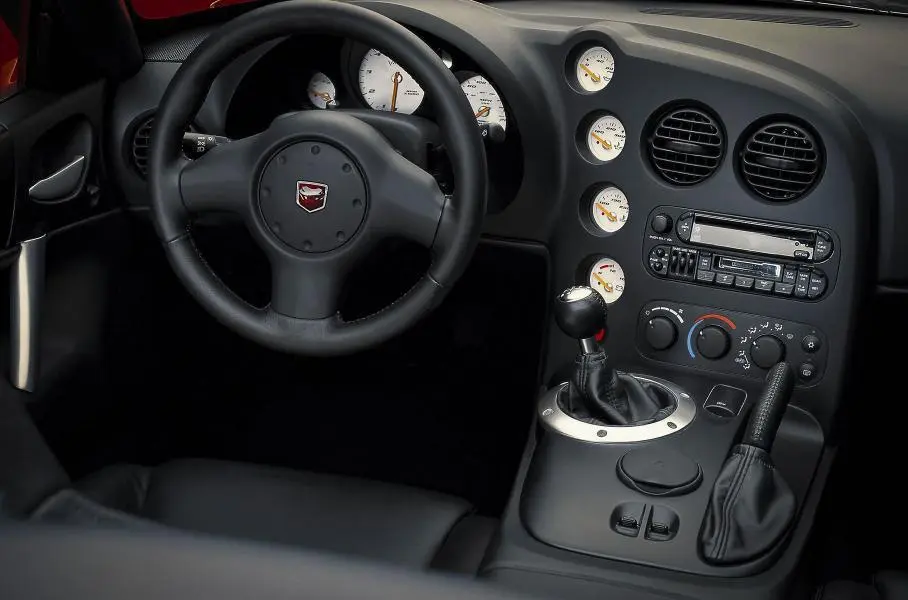Салон Dodge Viper