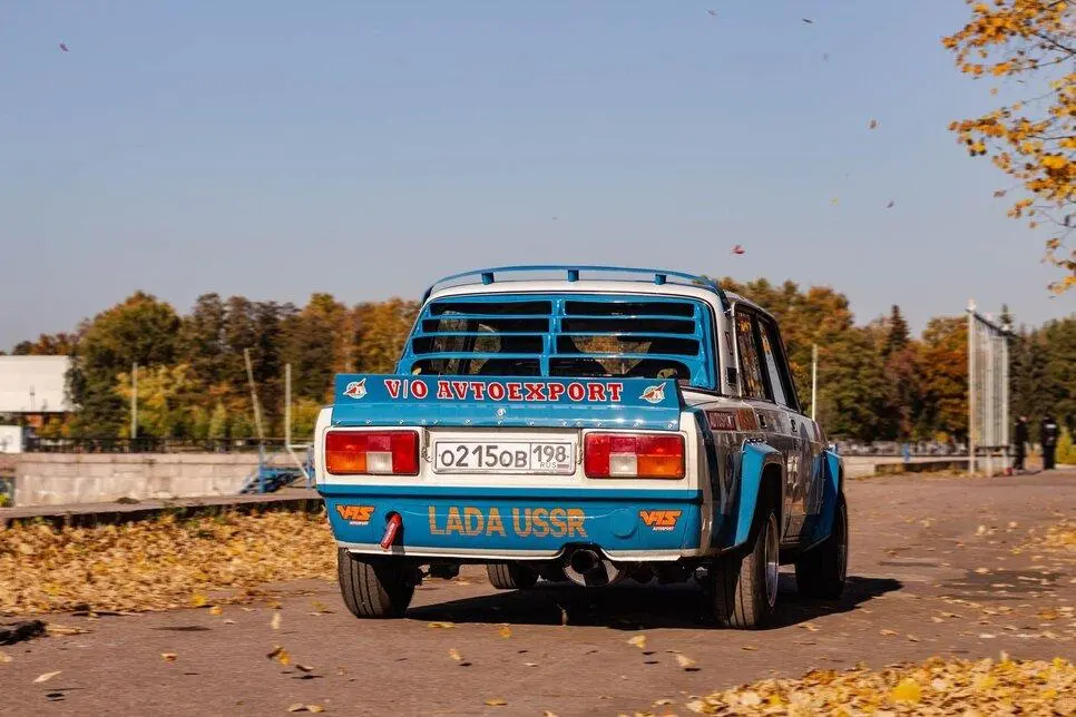 Вид сзади