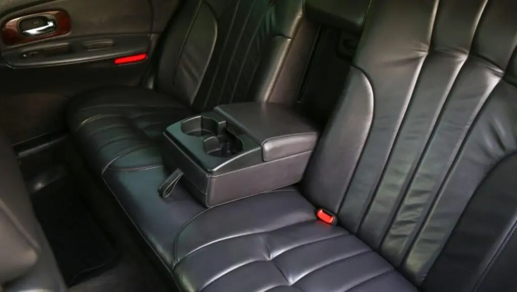 Как купить большой седан «за копейки»: обзор Chrysler Concorde 1999 года выпуска