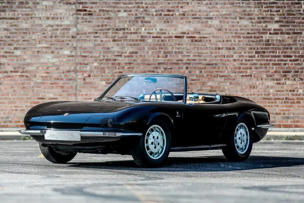 Кузов Porsche 911 Roadster создан в туринском ателье Bertone