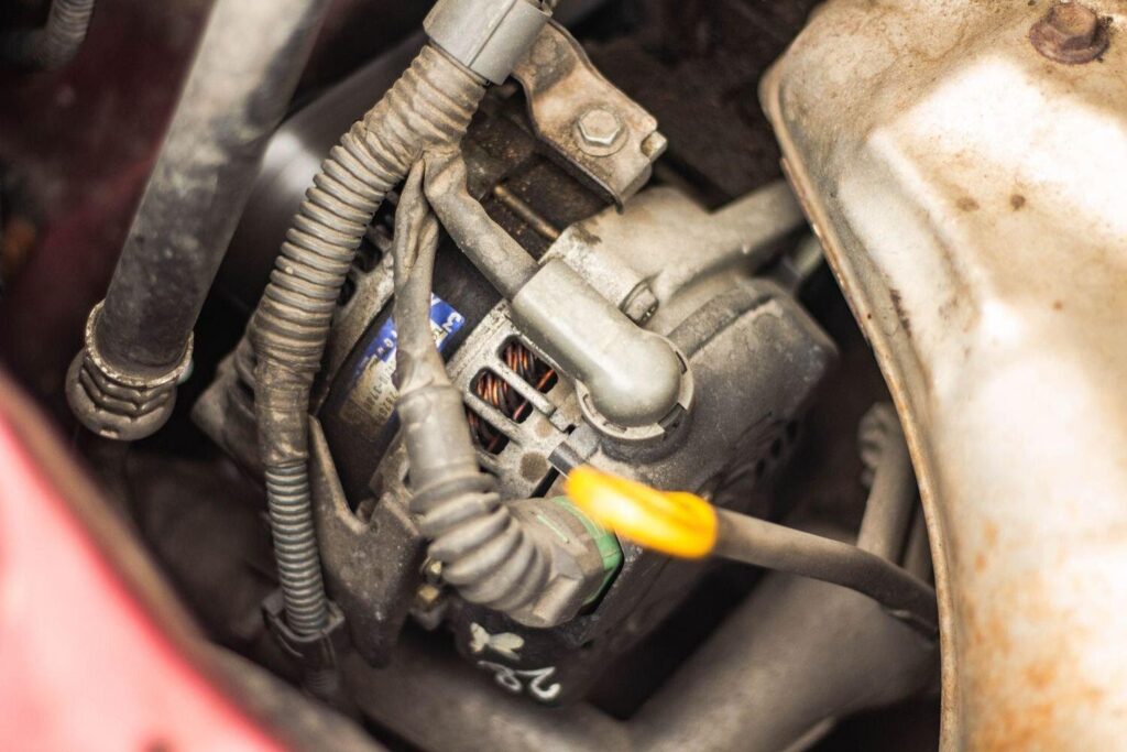 Штатный генератор выдержал пробег 240000 км, после чего заменен на аналог от седана Avensis