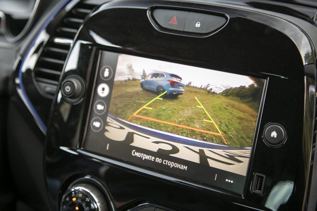 Изображение с камеры заднего вида Renault Kaptur
