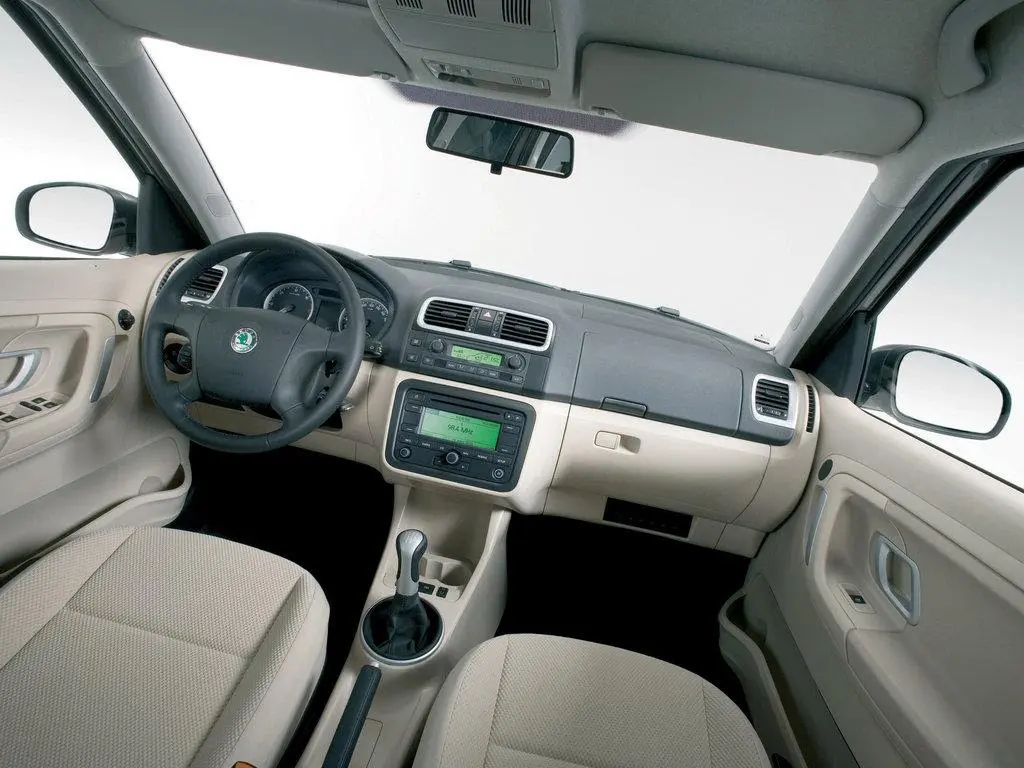 Салон Skoda Roomster