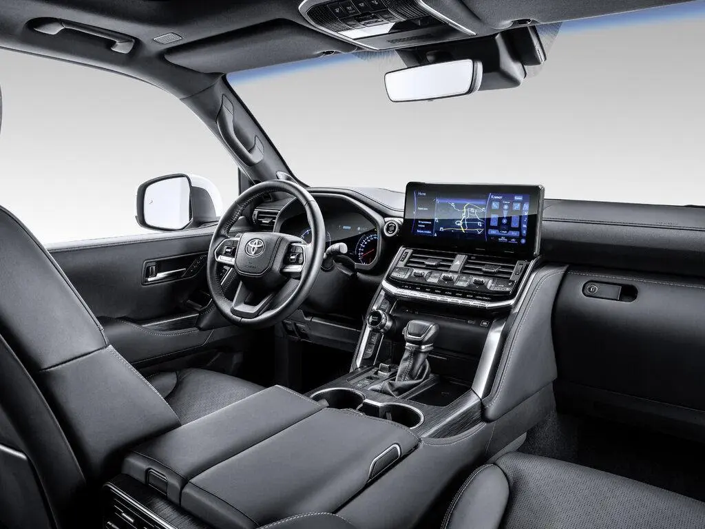 Передняя панель Land Cruiser 300