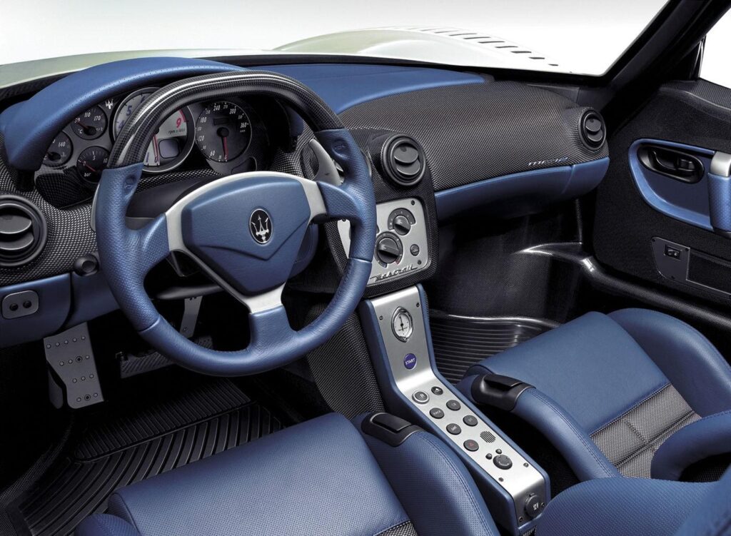 Салон Maserati MC12