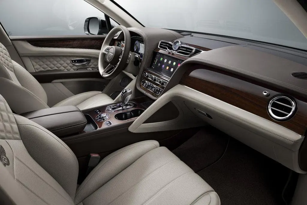 Отделка салона Bentley Bentayga