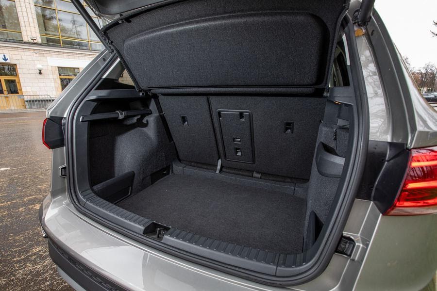 Удобный большой багажник Volkswagen Taos