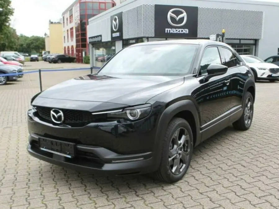 Mazda MX-30 с пробегом 2100 км продают за 2,3 млн рублей