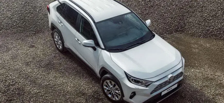 Недостатки Haval Jolion и Toyota RAV4. Какие проблемы возникают в процессе эксплуатации популярных кроссоверов