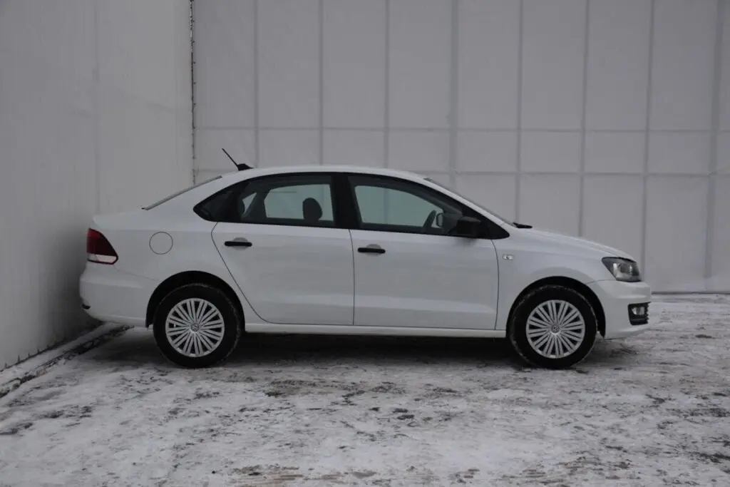 Volkswagen Polo – 1.6, «автомат», 60 тыс. км, 2019 г. выпуска, 895 тыс. руб.