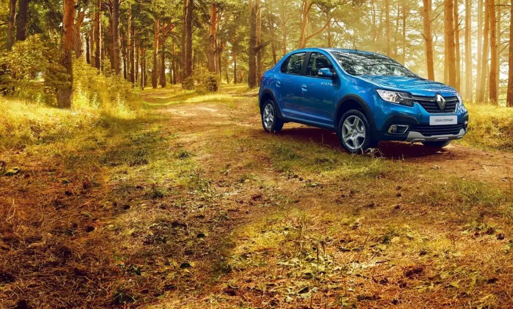 Renault Logan Stepway хорошо подходит для поездок по проселочным дорогам