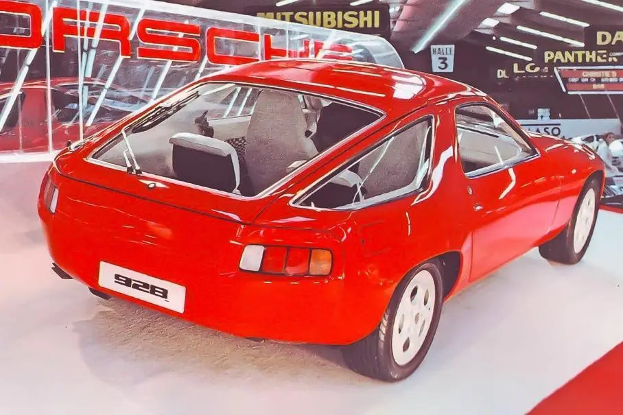 Porsche 928