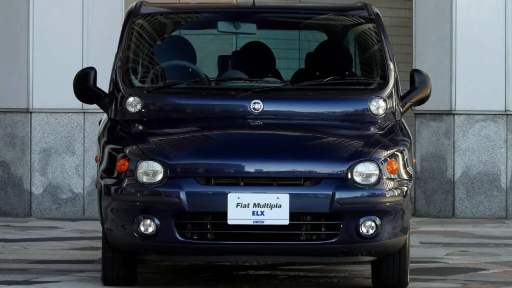 Fiat Multipla получил премию Top Gear (Великобритания) за «веселый и смелый» дизайн