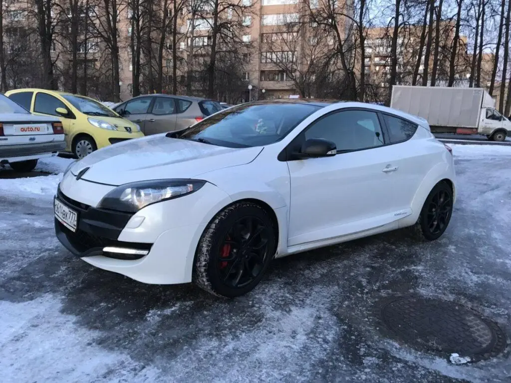 Renault Megane RS с пробегом 120 тыс. км – 1,2 млн руб.