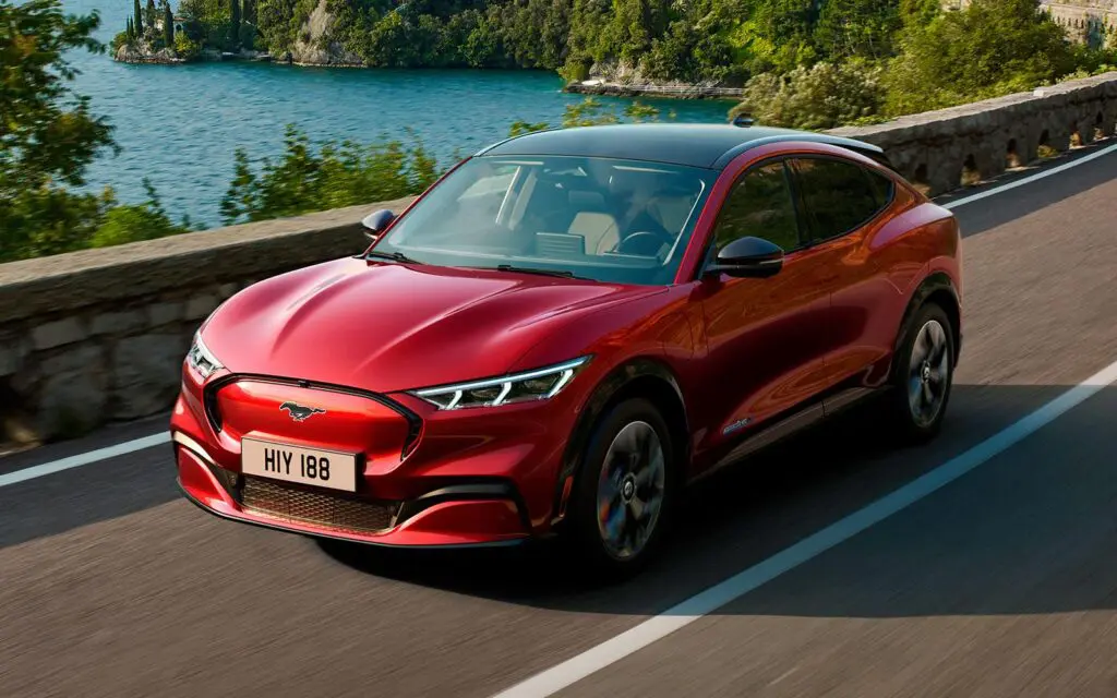 Время разгона Ford Mustang Mach-E до 100 км/ч – 3,5 секунды