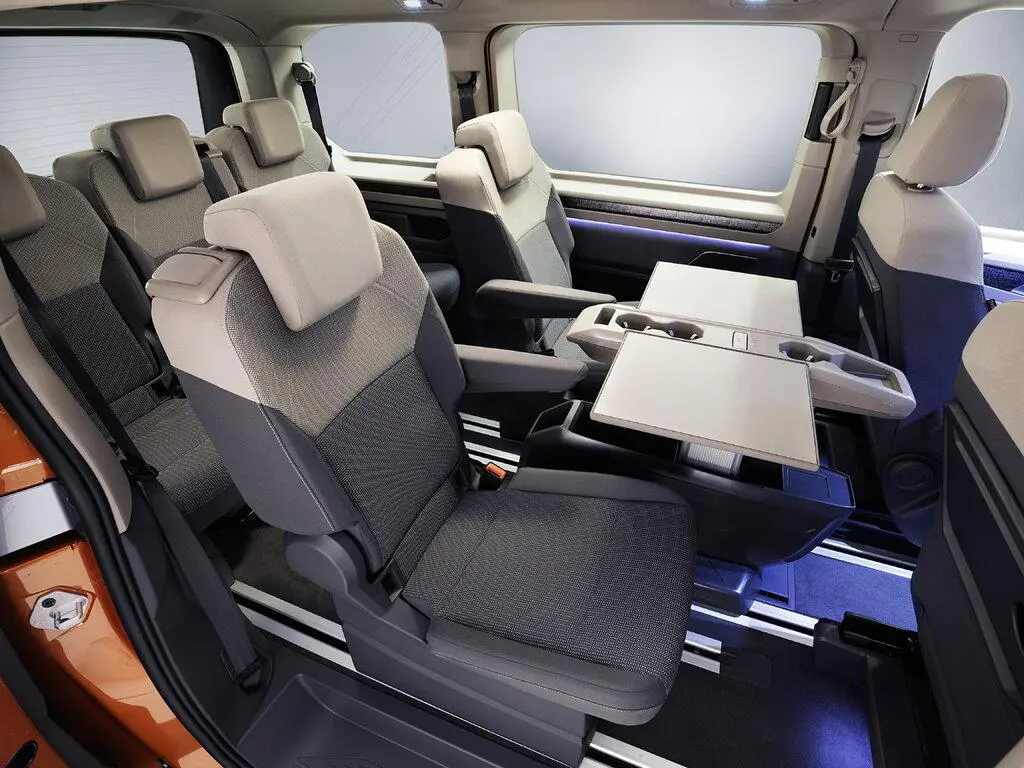 Салон Volkswagen Multivan седьмого поколения