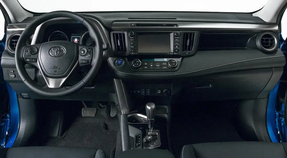 Салон Toyota RAV 4