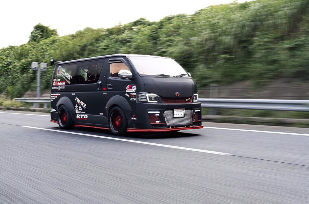 Модернизированный Hiace