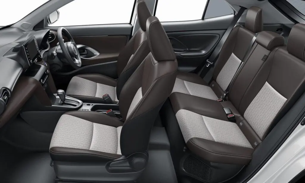 Салон Yaris Cross