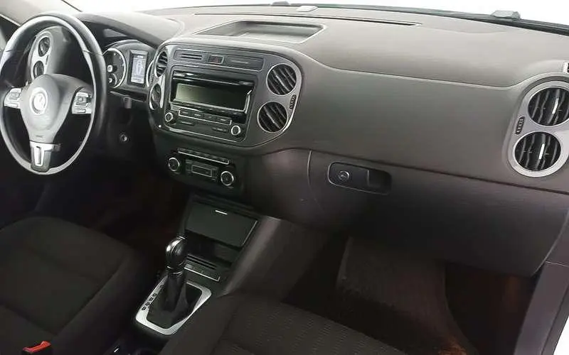 За рулем Volkswagen Tiguan с удобством разместится водитель любой комплектации