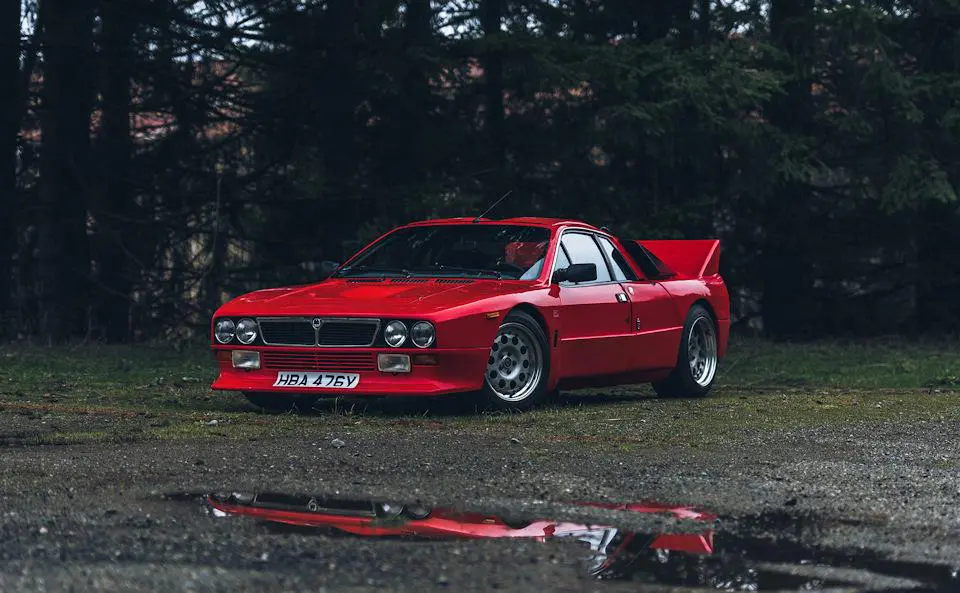 Гражданский вариант для дорого общего пользования Lancia Rally 037 Stradale