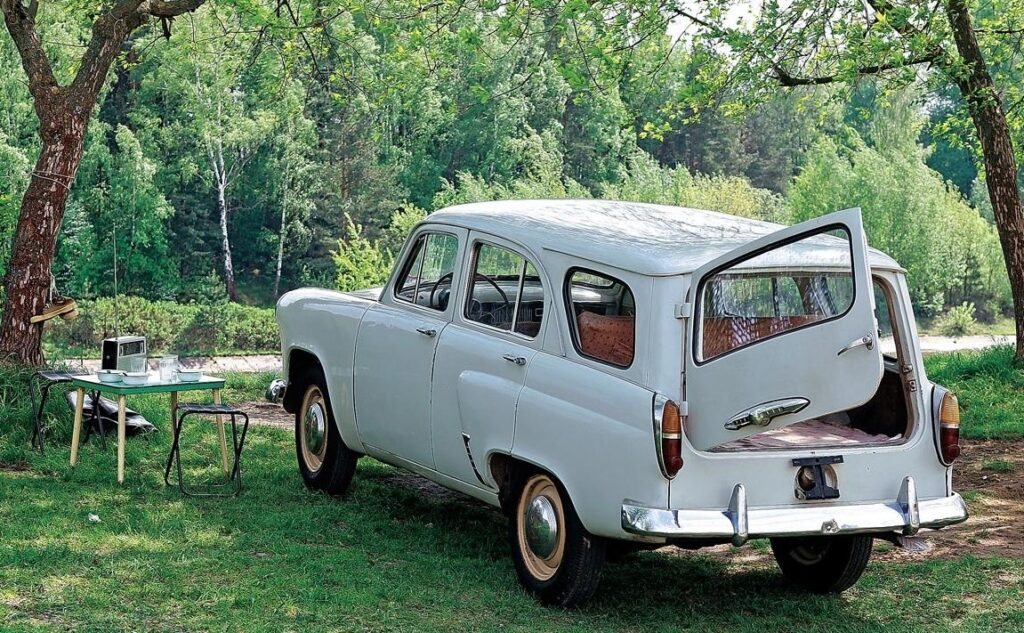 Советский автомобиль с подходящими параметрами для выезда на пикник