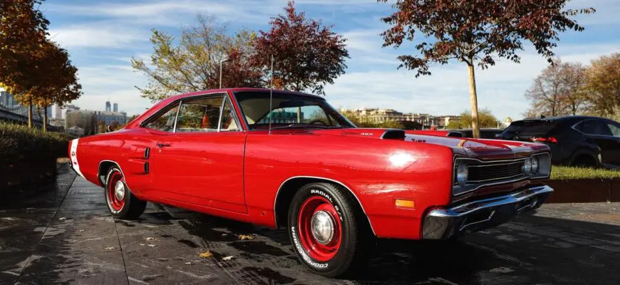 Дорогой раритет Dodge Coronet из 60-х: быстро разгоняется, много «кушает»