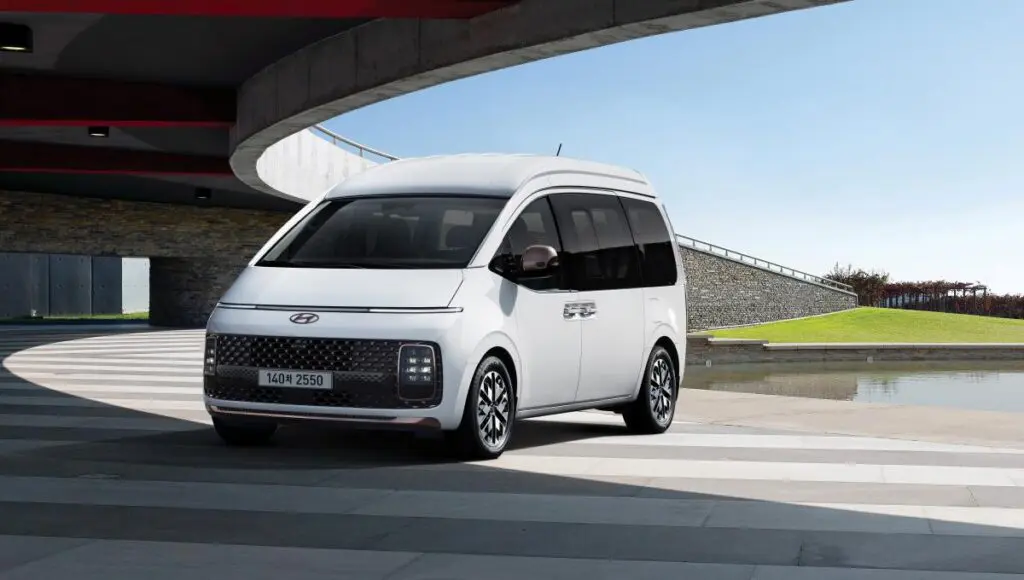 Hyundai Staria Lounge – версия Limousine