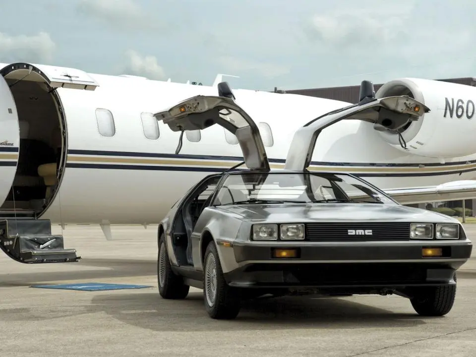 Оригинальный DeLorean DMC-12