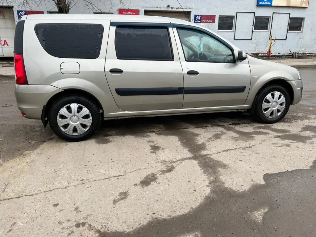 Lada Largus 2012 г. выпуска – 1.6, 84 л. с., механика, 190 тыс. км.