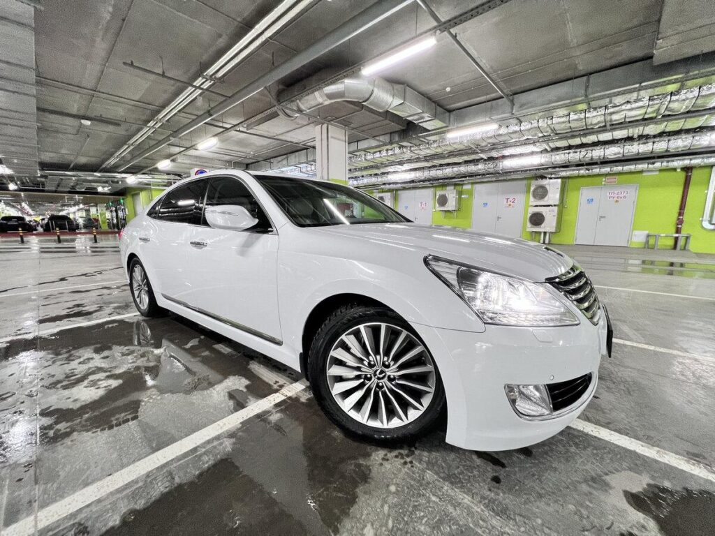 Hyundai Equus 2015 г. выпуска – 1,95 млн руб.