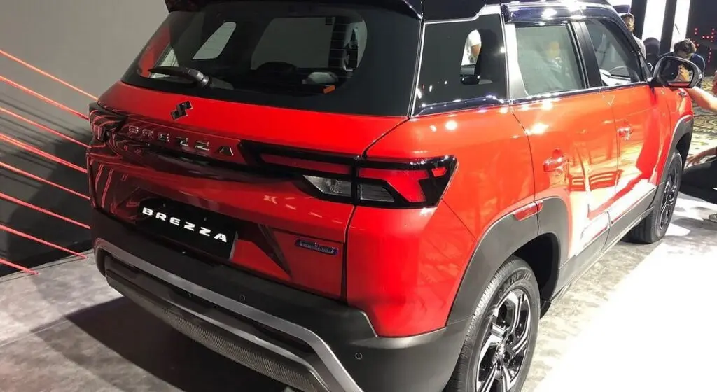 Оформление задней части кузова обновленной версии Suzuki Brezza