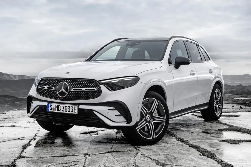 Спортивный вариант обвеса AMG Line с особым оформлением бамперов