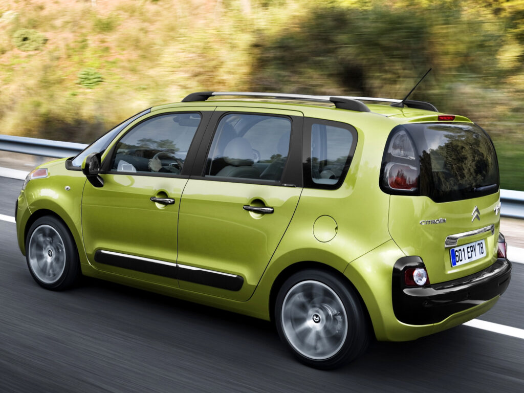 Citroën C3 Picasso экономно потребляет топливо, но разгоняется медленно
