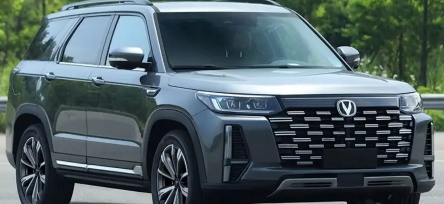 Большой китайский кроссовер Changan CS95: обновленная версия, доступная цена, перспективы поставок на российский рынок