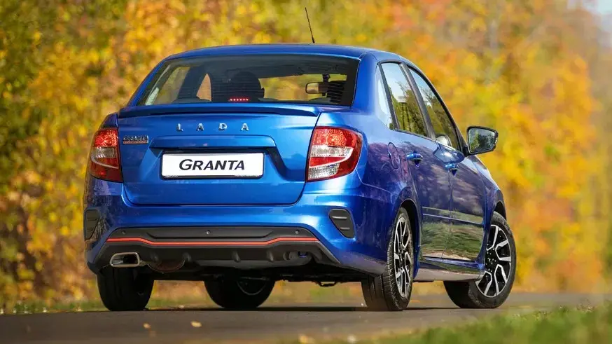 Упрощенный вариант спортивной версии Гранты – Lada Granta Drive Active 2022
