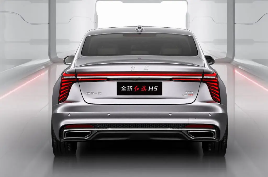 Hongqi H5 второй генерации – вид сзади
