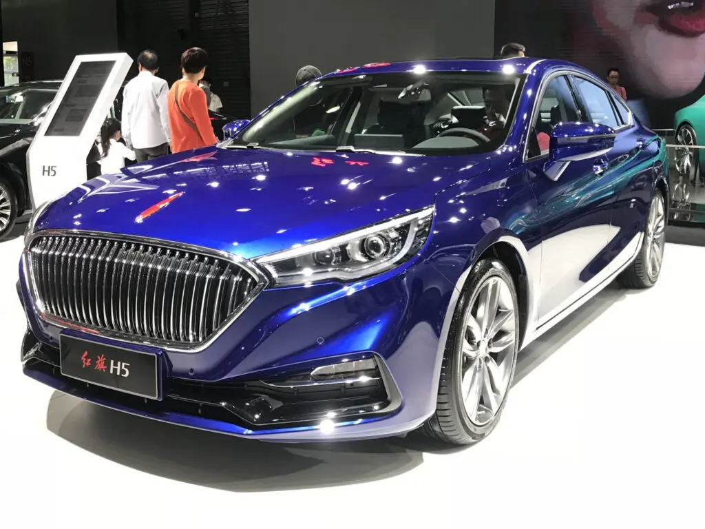 Седан Hongqi H5 первой генерации