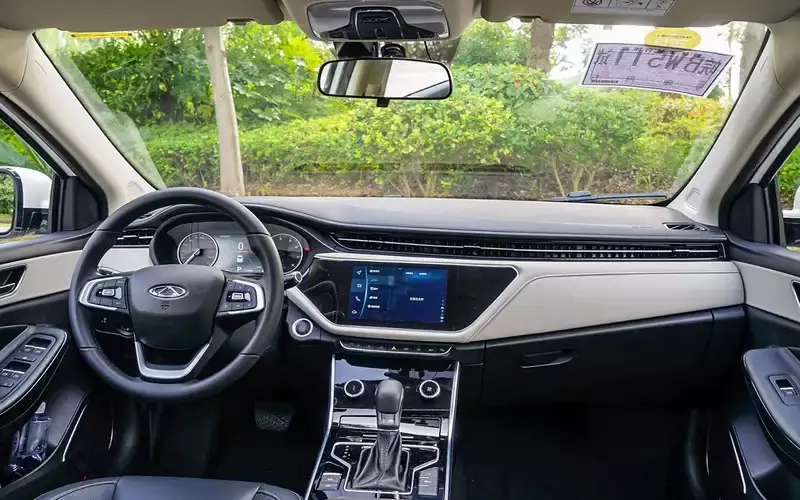 Передняя часть салона Chery Arrizo GX