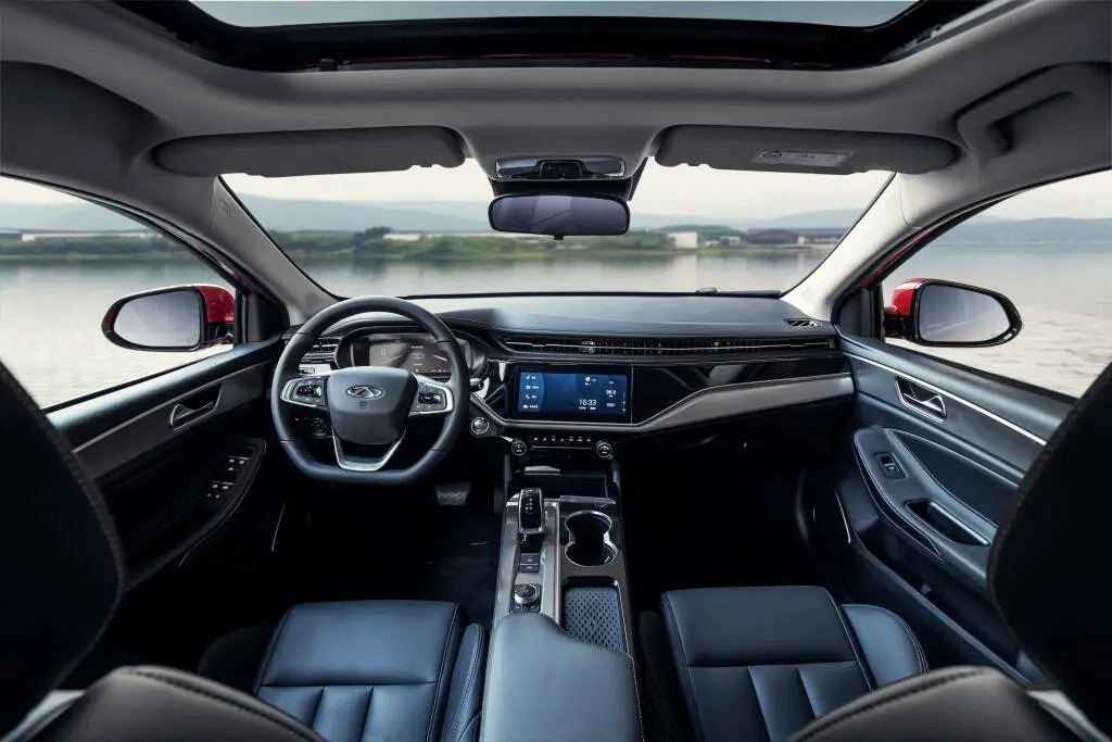 Передняя часть салона Chery Arrizo 5 Plus