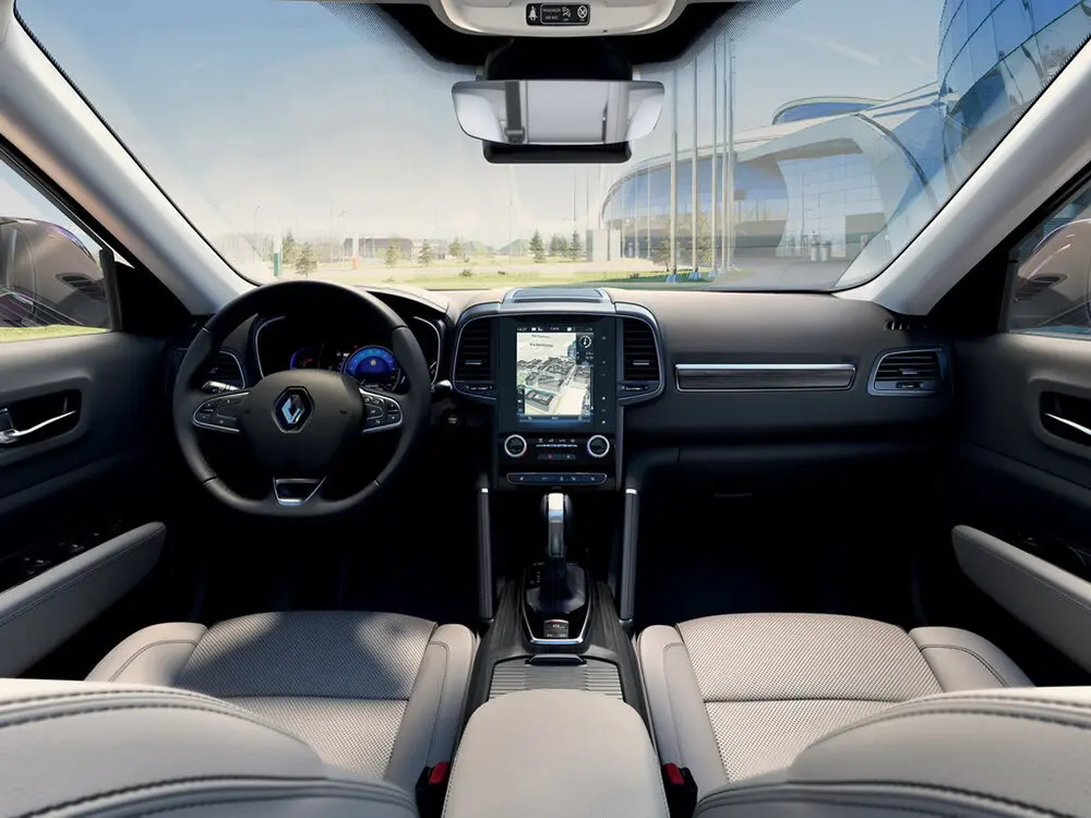 Передняя часть салона Renault Koleos