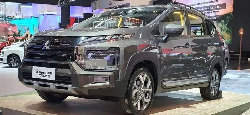 Обновленный минивэн для развивающихся стран Mitsubishi Xpander: низкая цена, дополнительные опции безопасности, большой клиренс