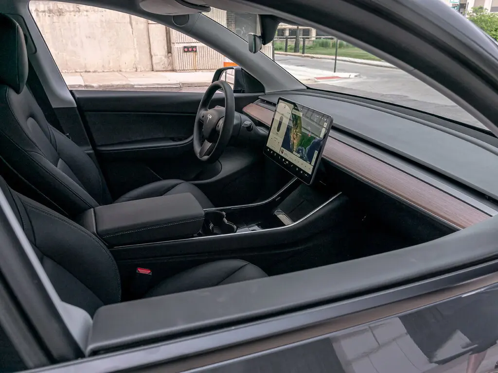 Интерьер Tesla Model Y