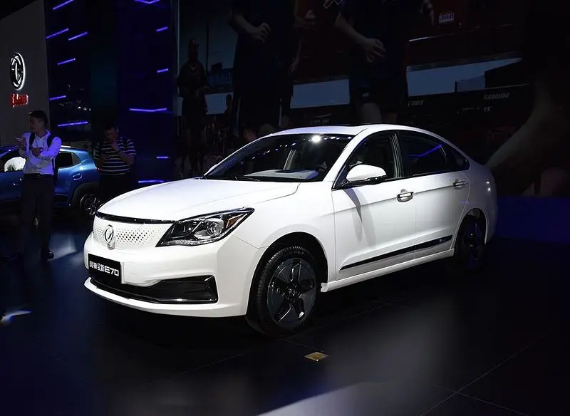 Dongfeng E70