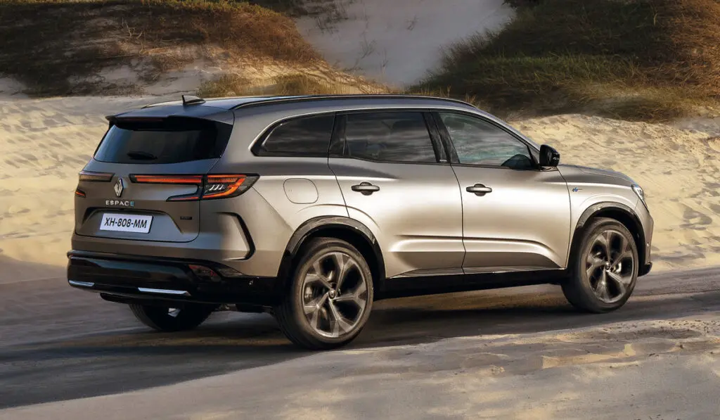 Внешний вид кроссовер со спортивным пакетом Esprit Alpine
