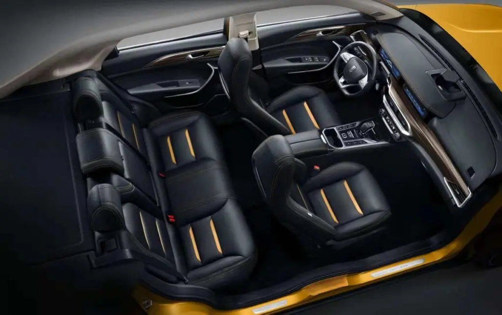 Салон FAW Bestune T77 – предположительный кроссовер Lada класса D